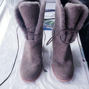 UGGS